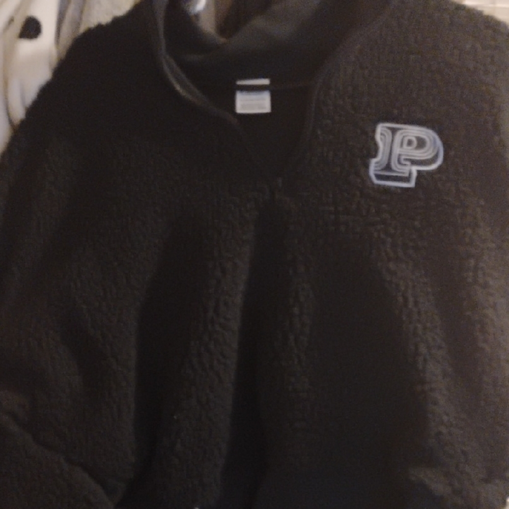 Black Fleece Pullover with P Logo